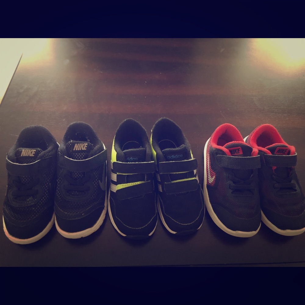 Toddler athletic shoes